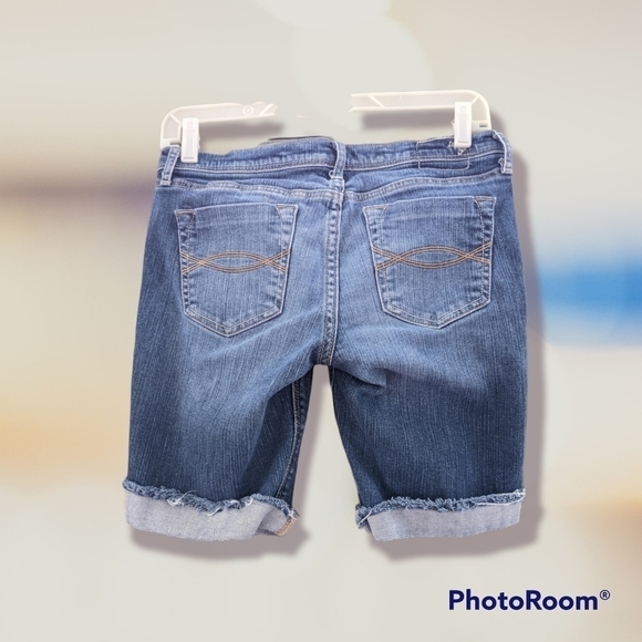 ABERCROMBIE and Fitch jean shorts, size 2 - Picture 2 of 3